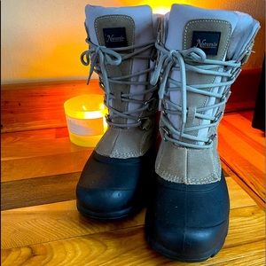 Ladies Snow Boots warn once purchased at BassPro